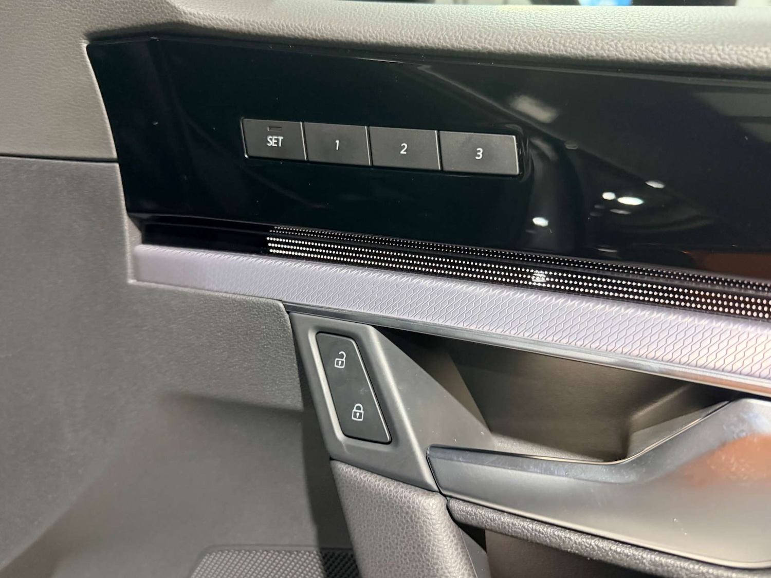 Used Volkswagen Touareg 2023 for sale - 78112490: Photo 35