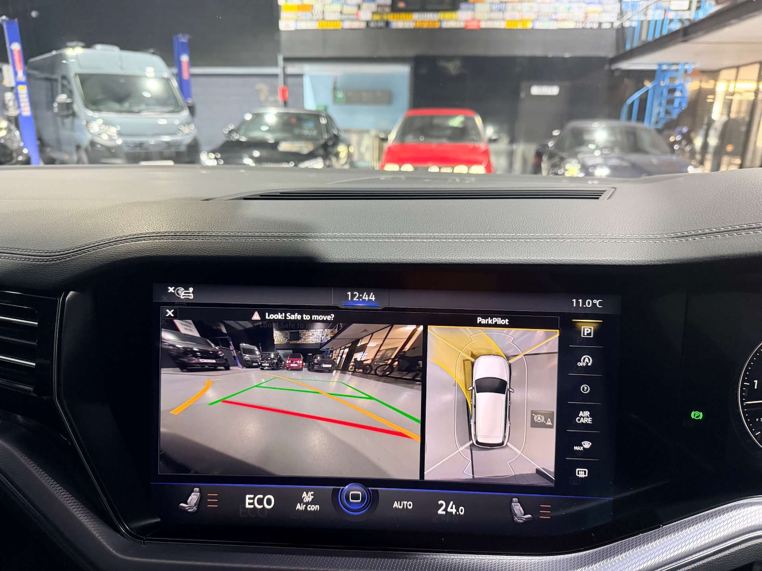 Used Volkswagen Touareg 2023 for sale - 78112490: Photo 67