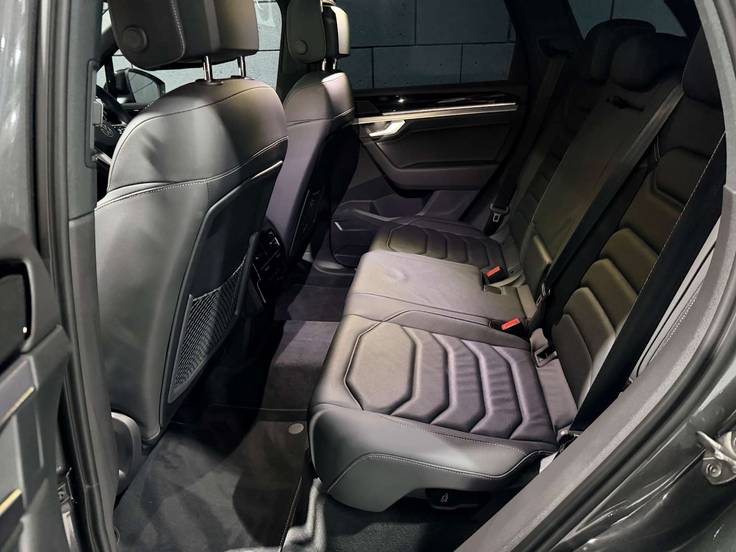 Used Volkswagen Touareg 2023 for sale - 78112490: Photo 77