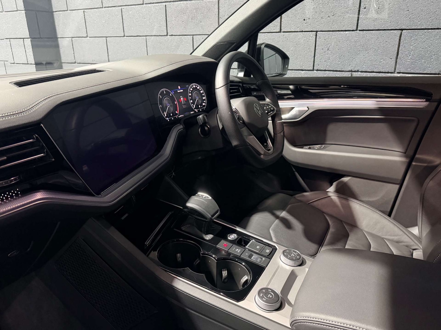 Used Volkswagen Touareg 2023 for sale - 78112490: Photo 84