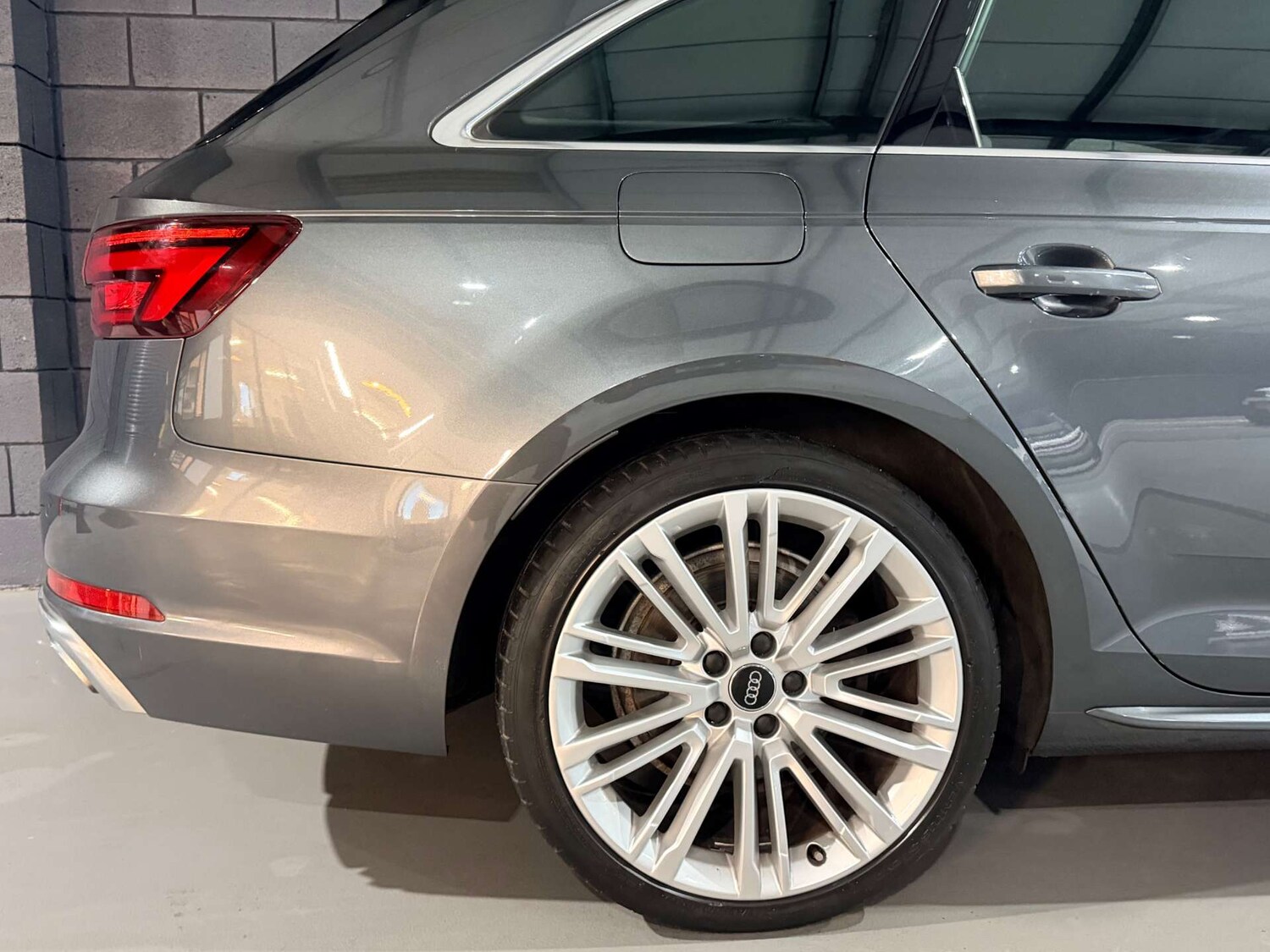 Used Audi A4 2019 for sale - 77544985: Photo 10