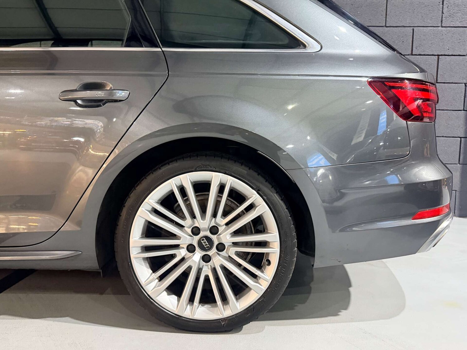 Used Audi A4 2019 for sale - 77544985: Photo 12