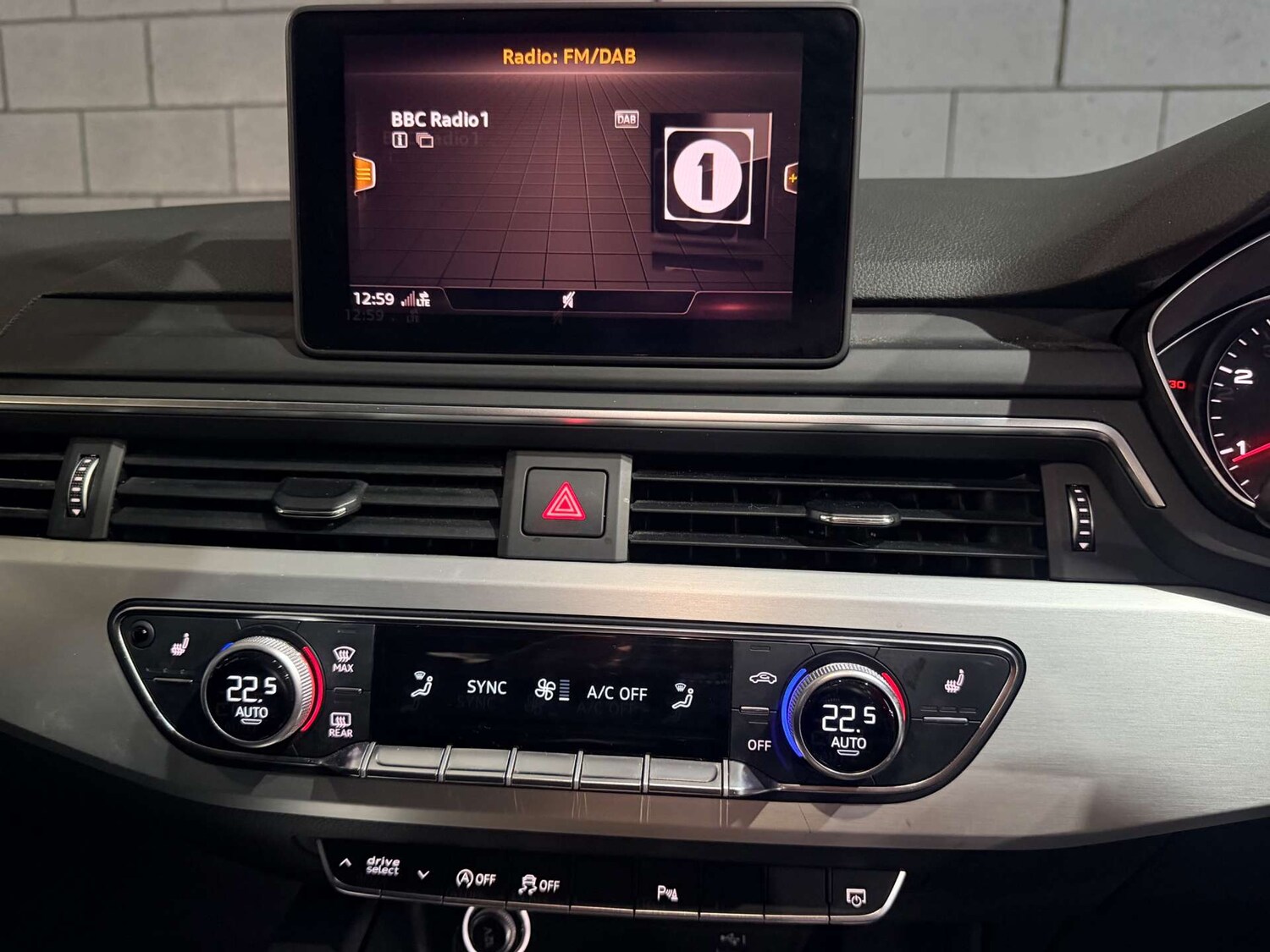 Used Audi A4 2019 for sale - 77544985: Photo 15