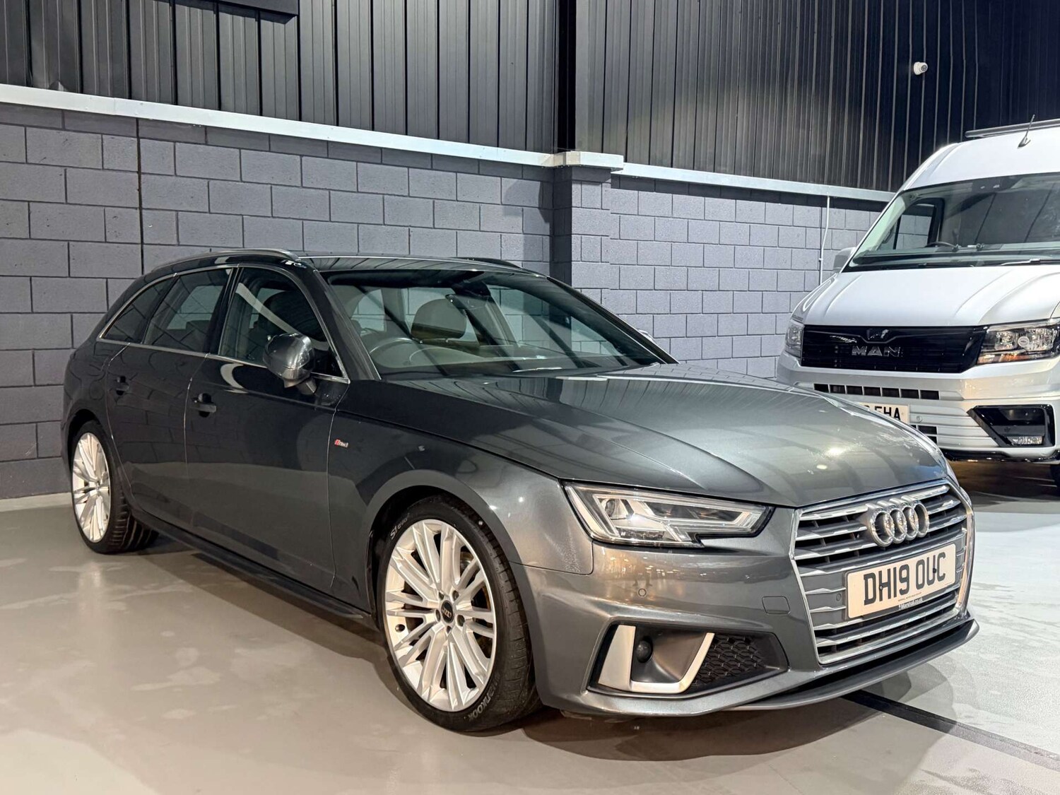 Used Audi A4 2019 for sale - 77544985: Photo 44