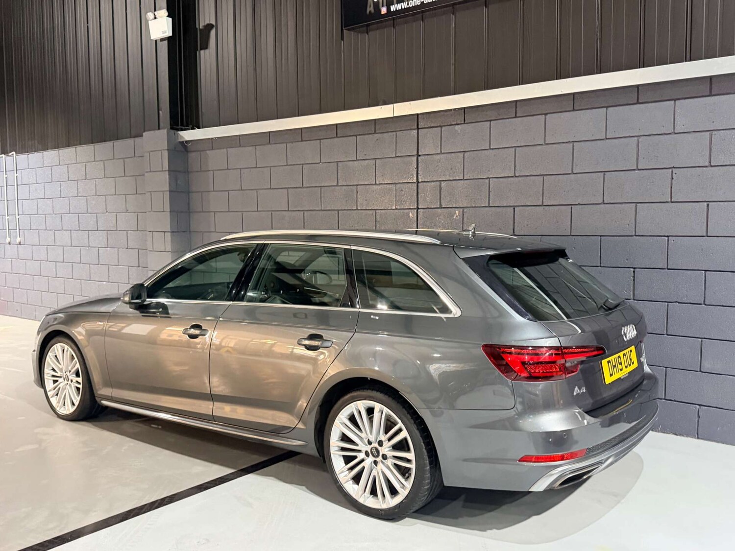 Used Audi A4 2019 for sale - 77544985: Photo 46