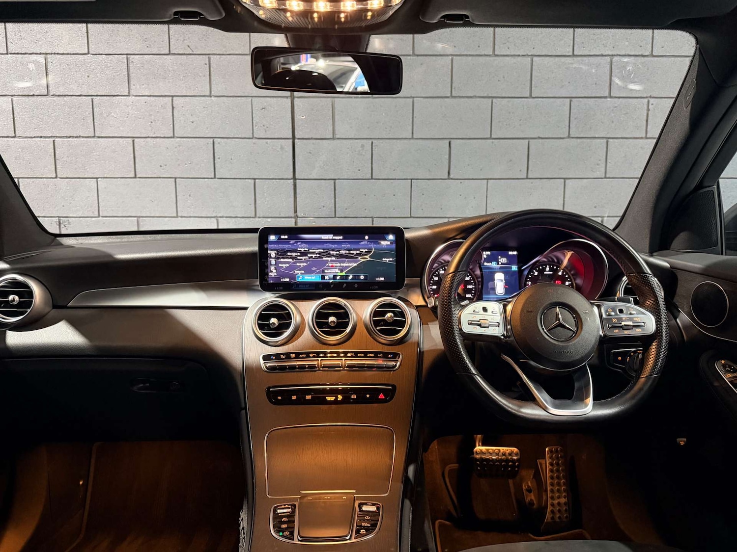 Used Mercedes-Benz GLC 2020 for sale - 77720563: Photo 2