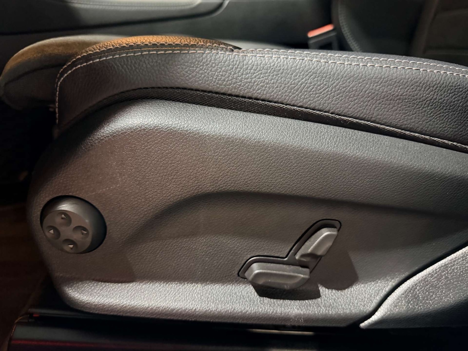 Used Mercedes-Benz GLC 2020 for sale - 77720563: Photo 53