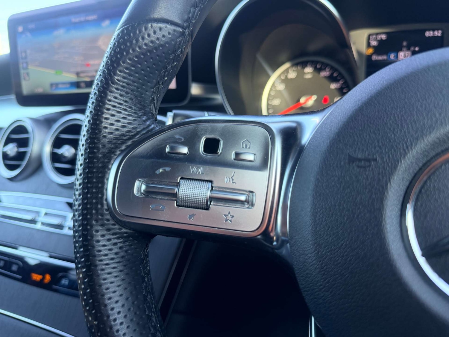 Used Mercedes-Benz GLC 2020 for sale - 77720563: Photo 8