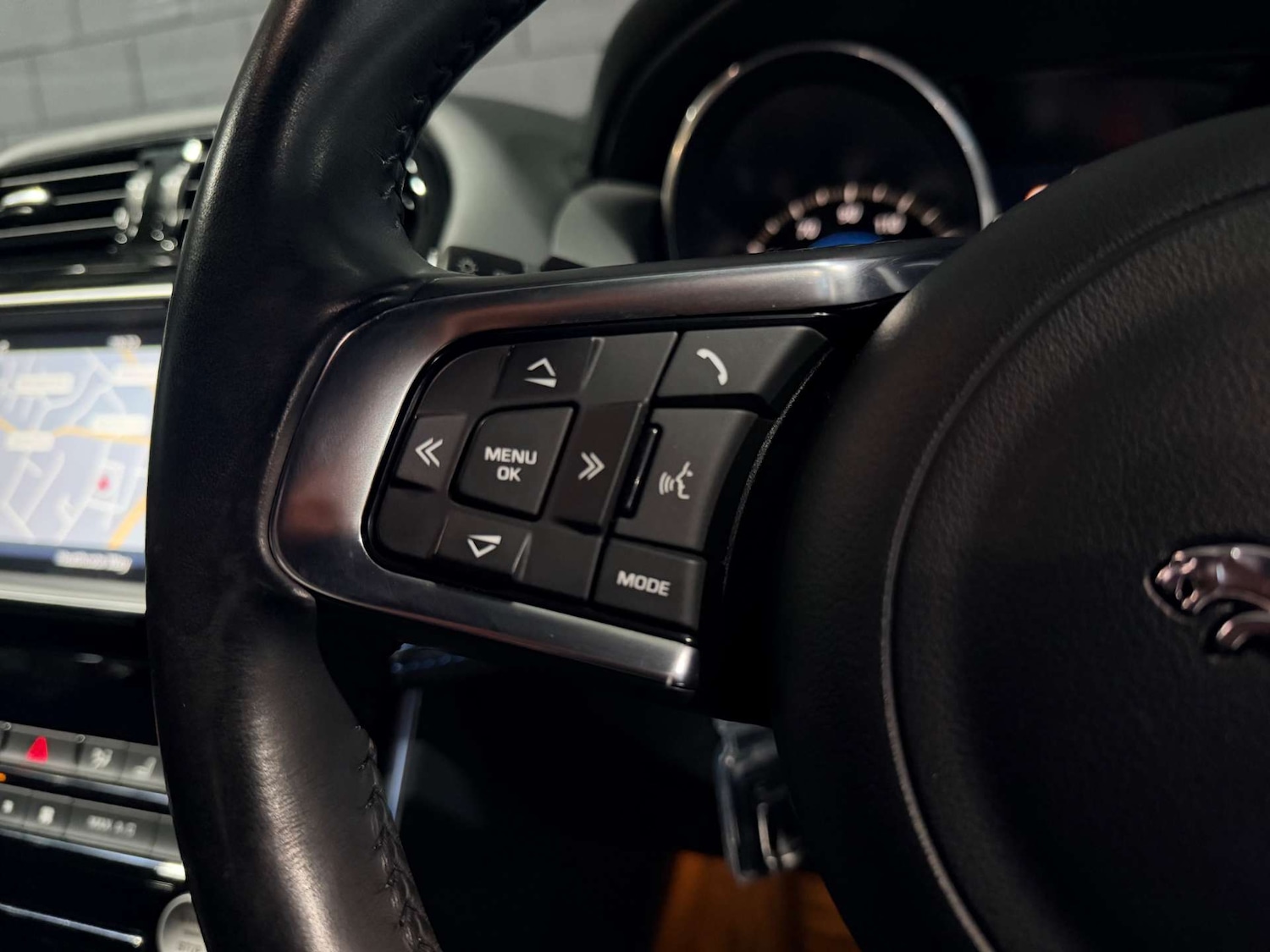 Used Jaguar XE 2017 for sale - 77833279: Photo 14