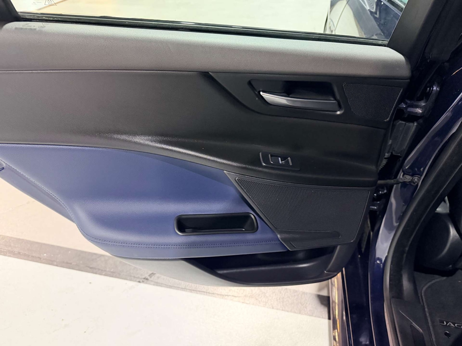 Used Jaguar XE 2017 for sale - 77833279: Photo 20