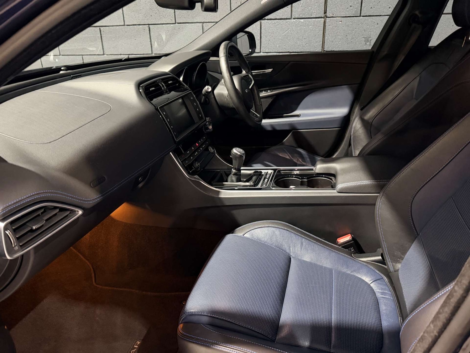 Used Jaguar XE 2017 for sale - 77833279: Photo 26