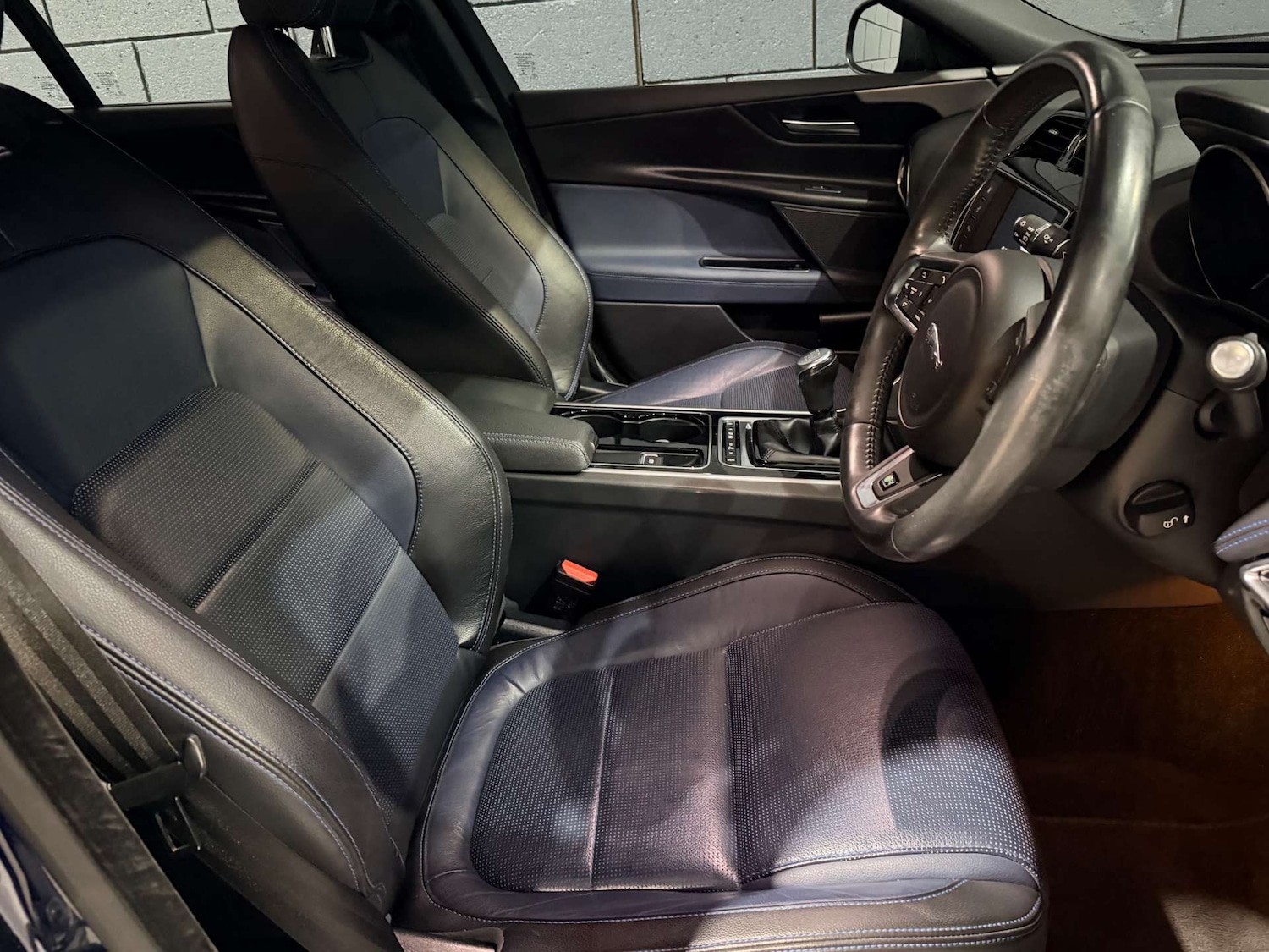 Used Jaguar XE 2017 for sale - 77833279: Photo 41