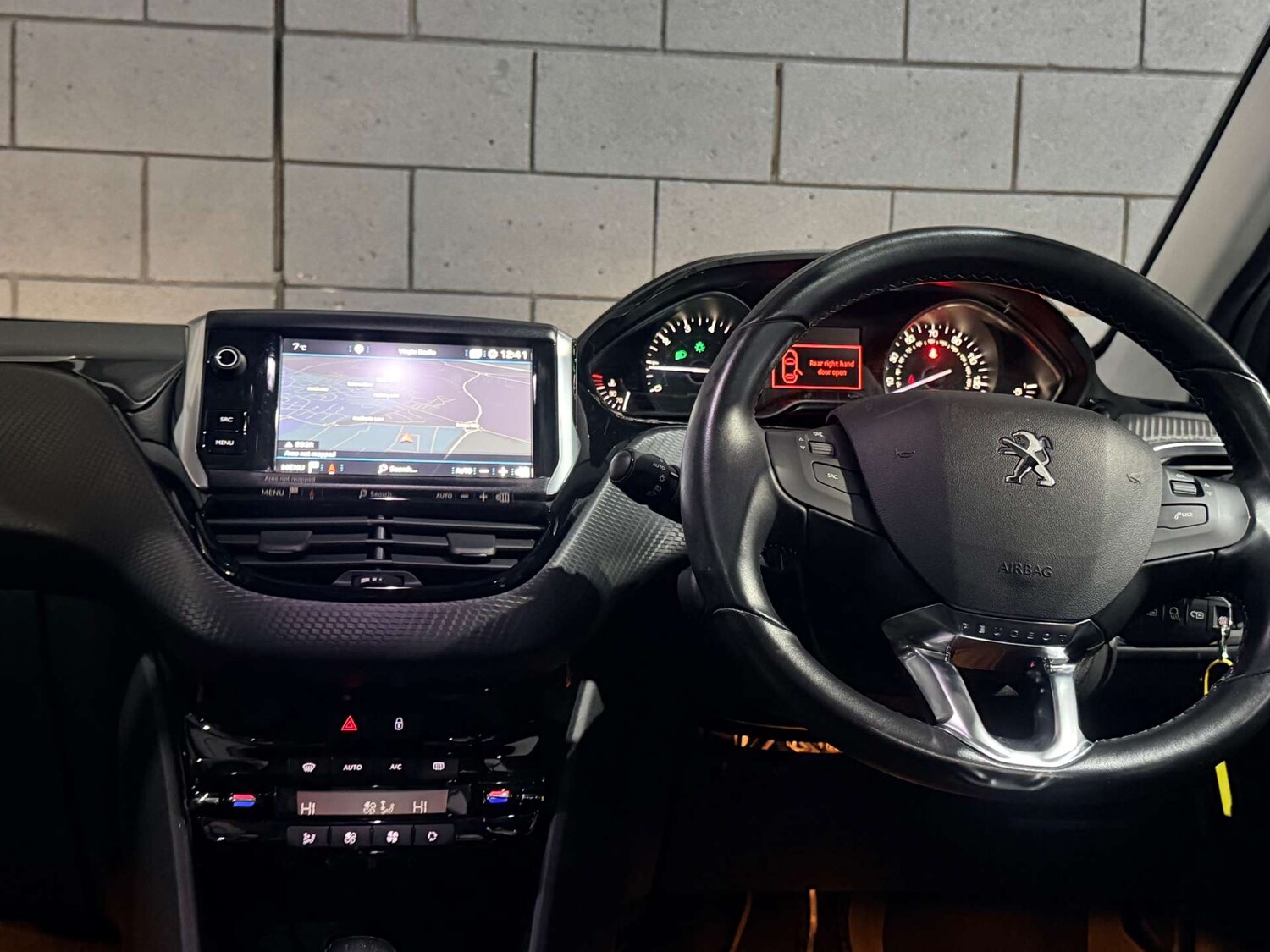 Used Peugeot 208 2019 for sale - 77556750: Photo 10