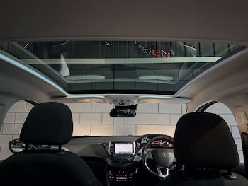 Used Peugeot 208 2019 for sale - 77556750: Photo