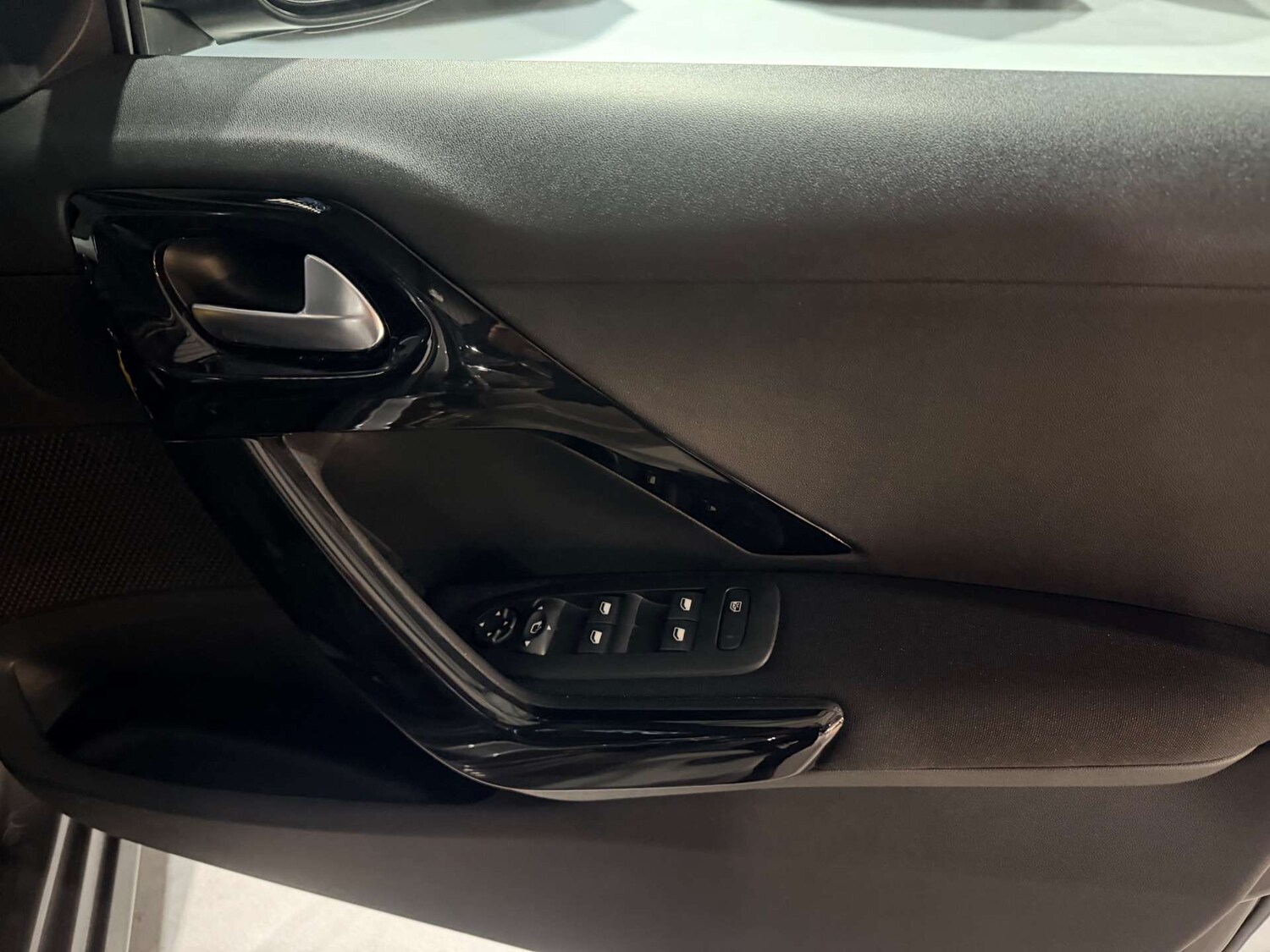 Used Peugeot 208 2019 for sale - 77556750: Photo 39