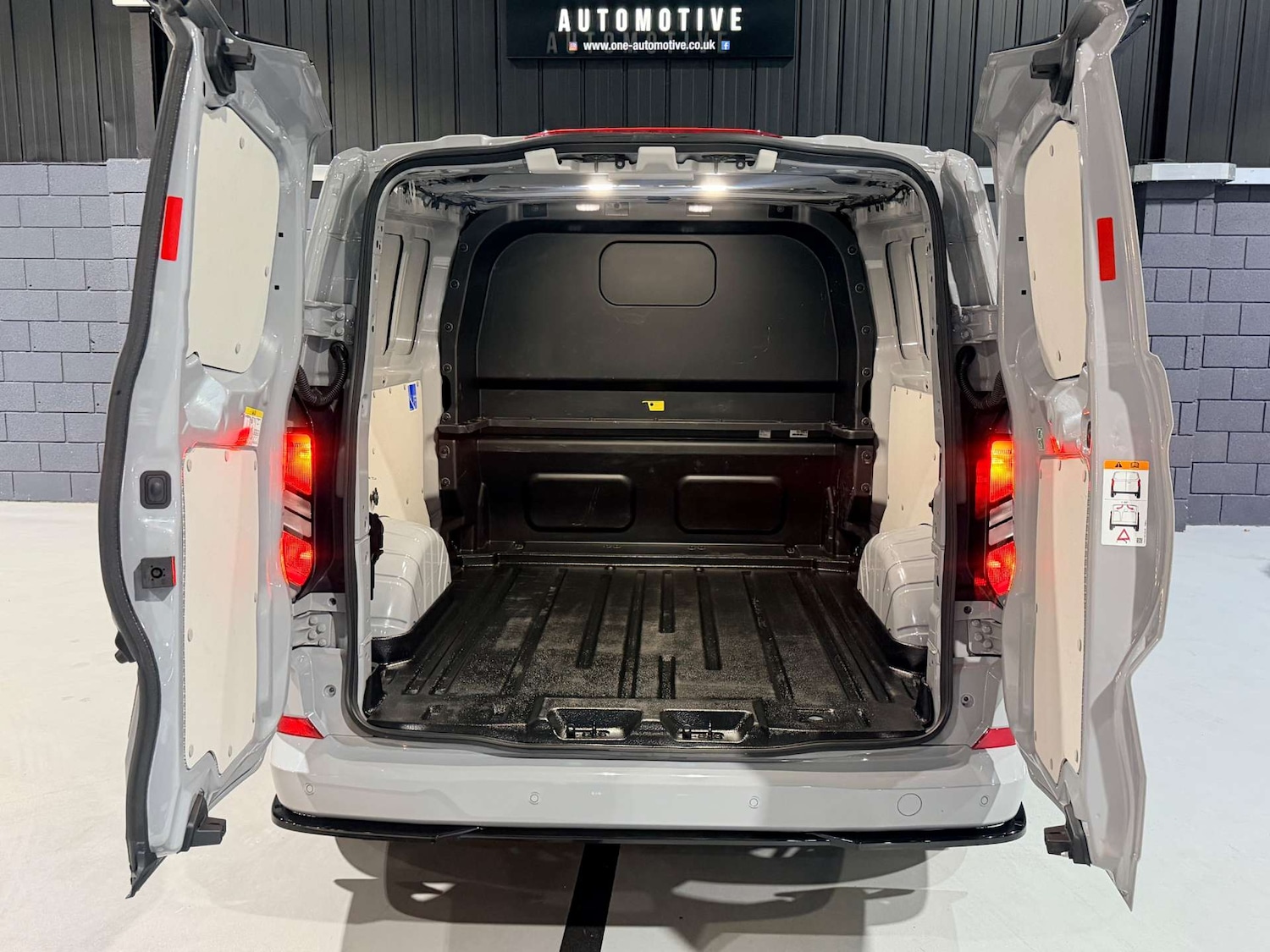 Used Ford Transit Custom 2025 for sale - 77937299: Photo 8