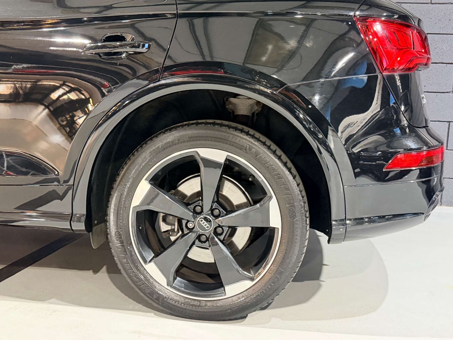 Used Audi Q5 2019 for sale - 77984300: Photo 35