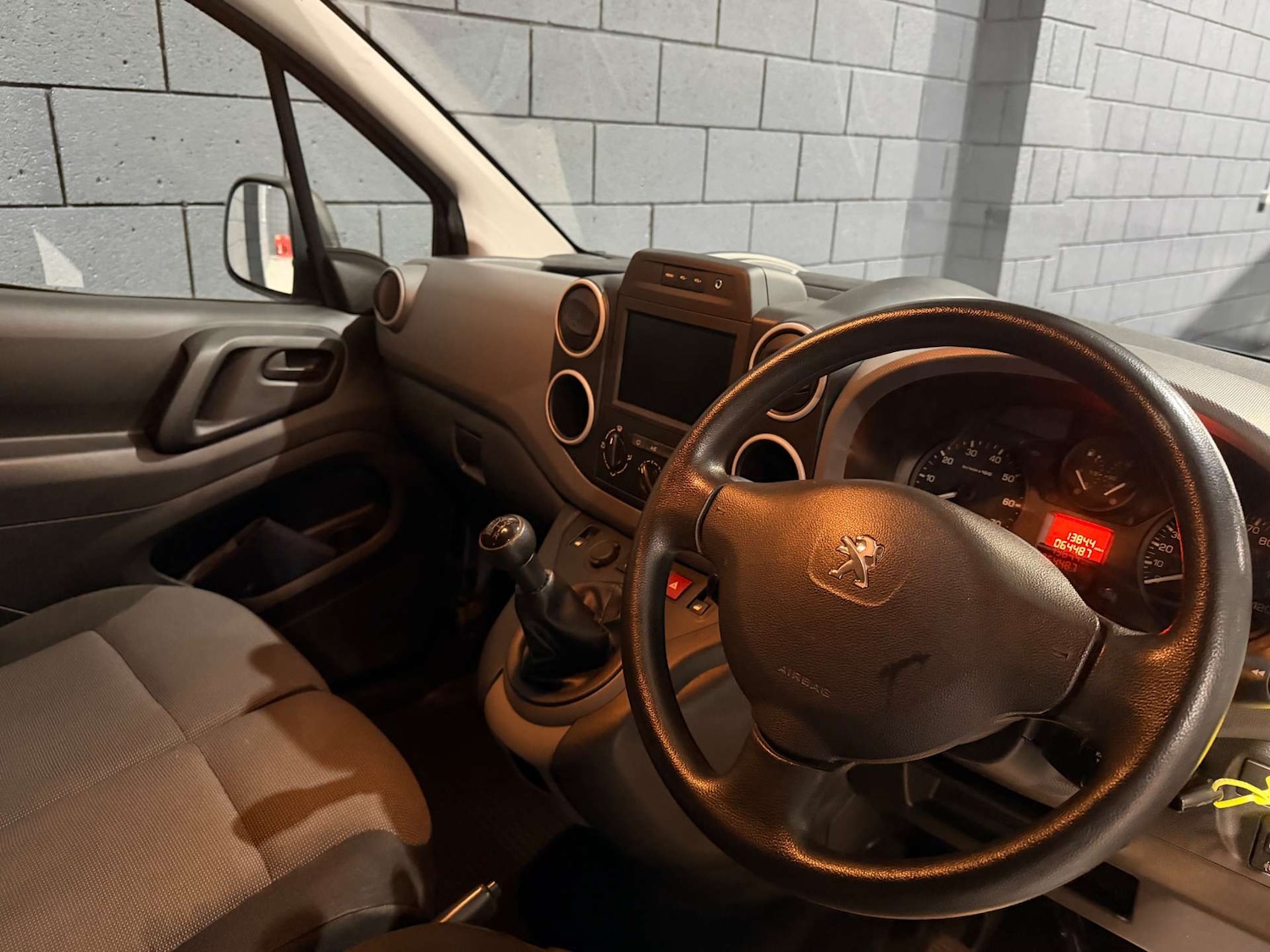 Used Peugeot Partner 2017 for sale - 78097417: Photo 28