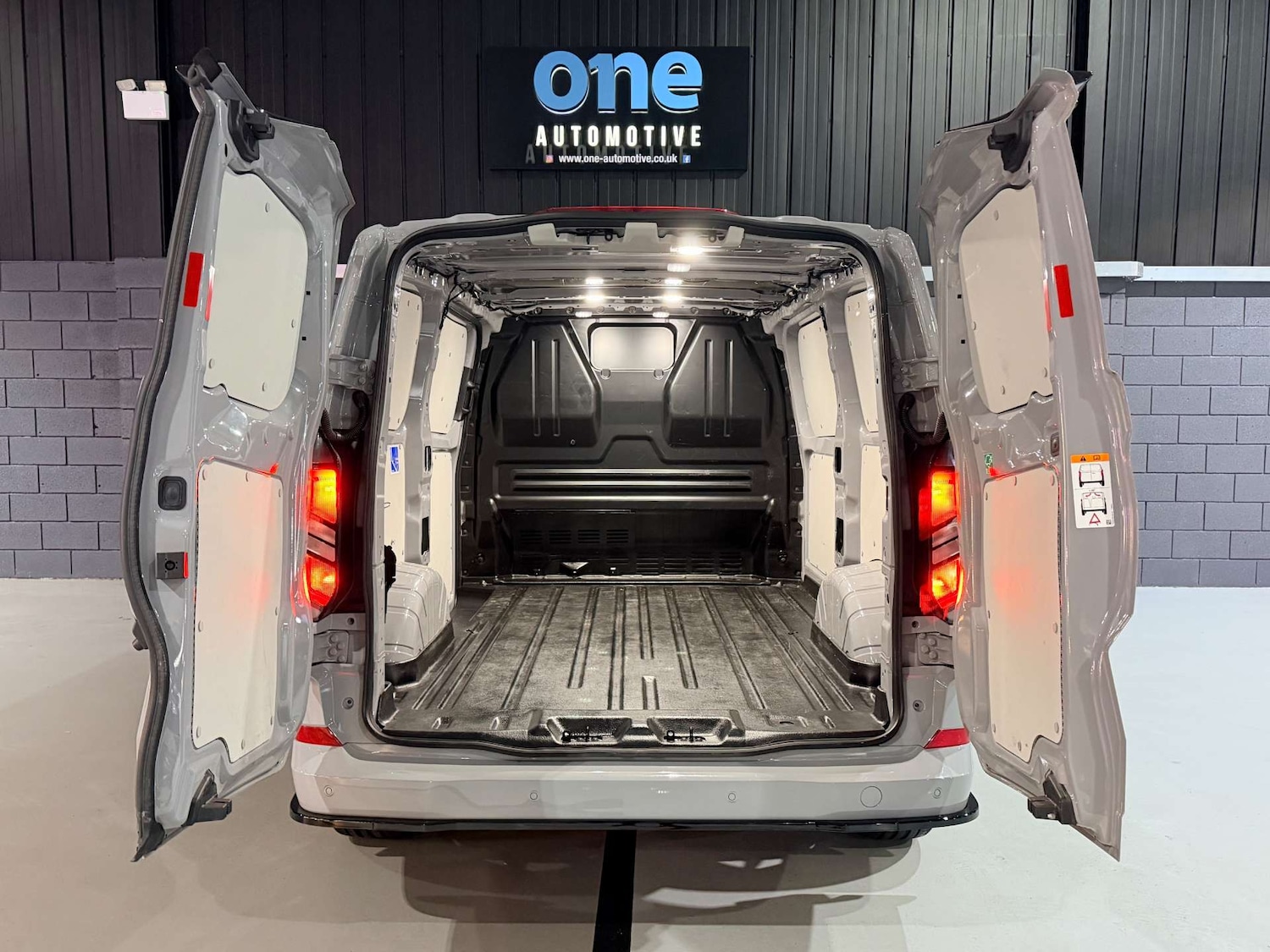 Used Ford Transit Custom 2024 for sale - 77544989: Photo 32