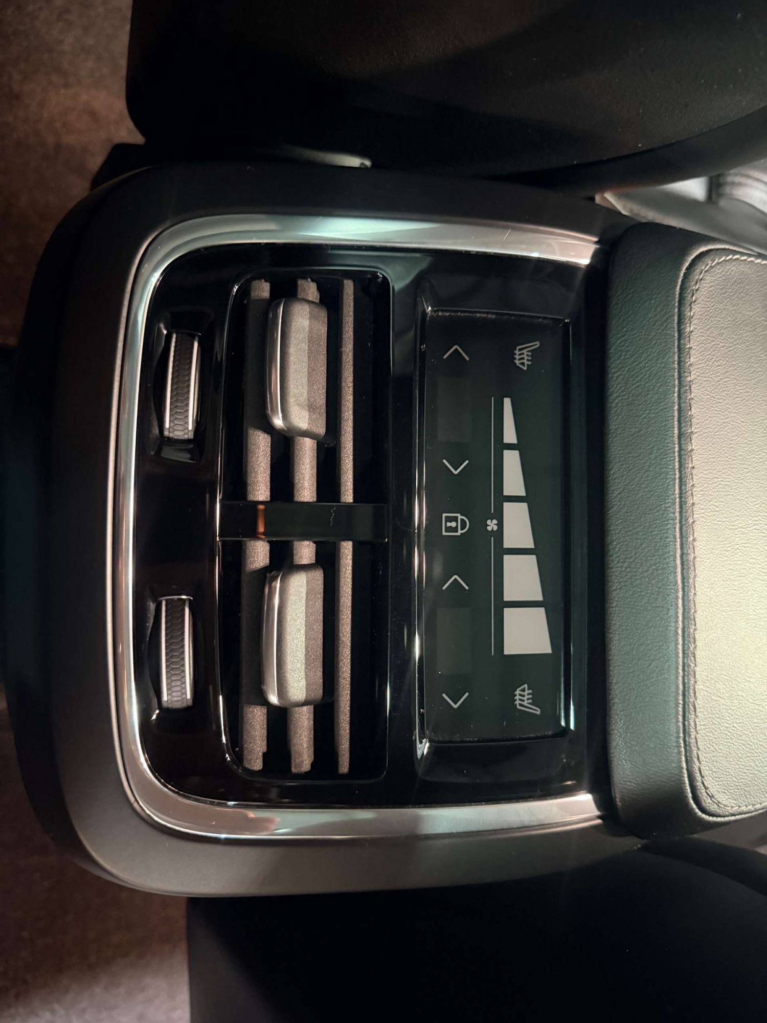 Used Volvo XC90 2023 for sale - 78179669: Photo 79