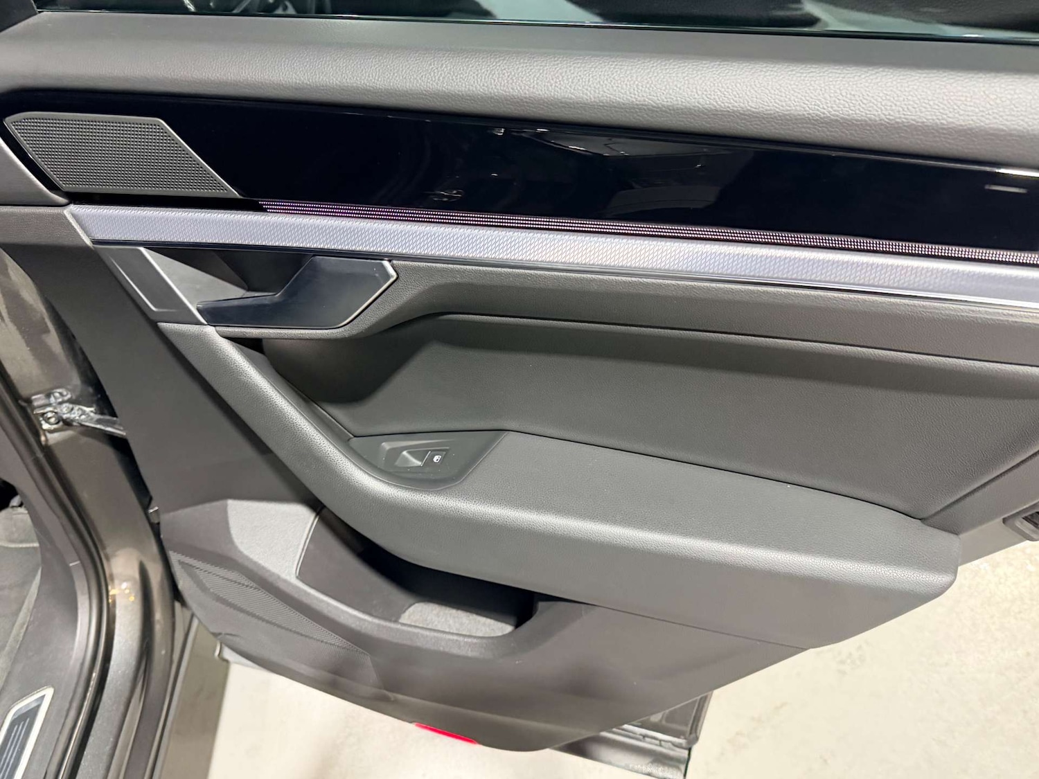 Used Volkswagen Touareg 2019 for sale - 77678679: Photo 27