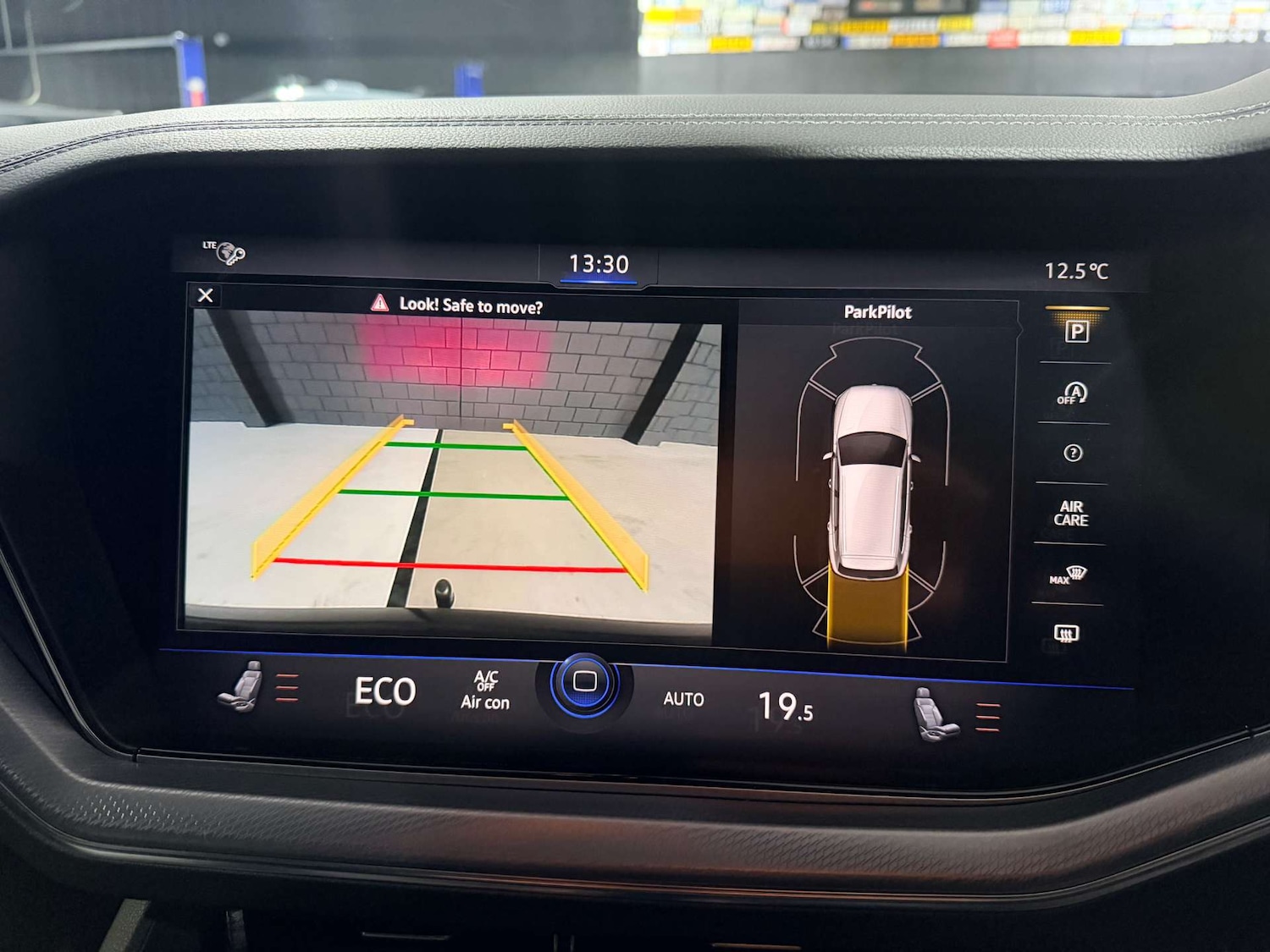 Used Volkswagen Touareg 2019 for sale - 77678679: Photo 31