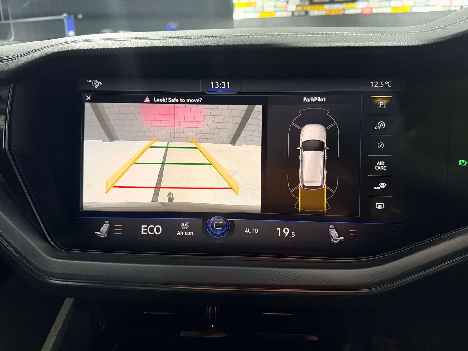 Used Volkswagen Touareg 2019 for sale - 77678679: Photo 33