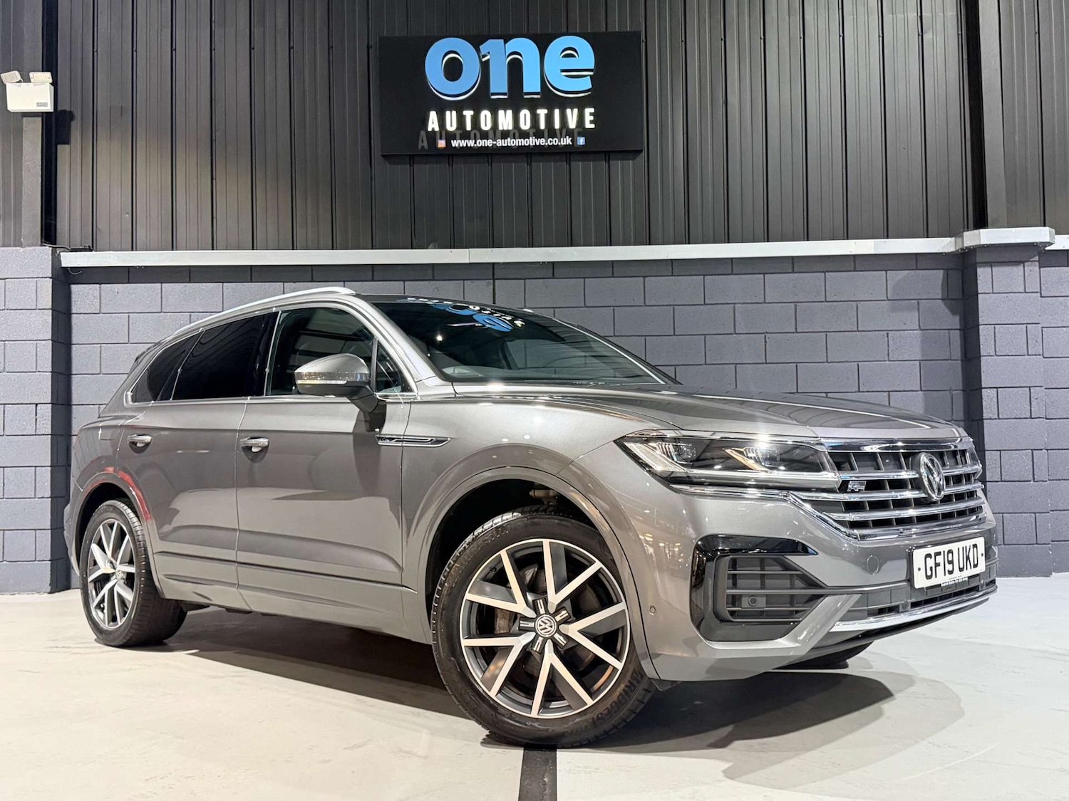 Used Volkswagen Touareg 2019 for sale - 77678679: Photo 4