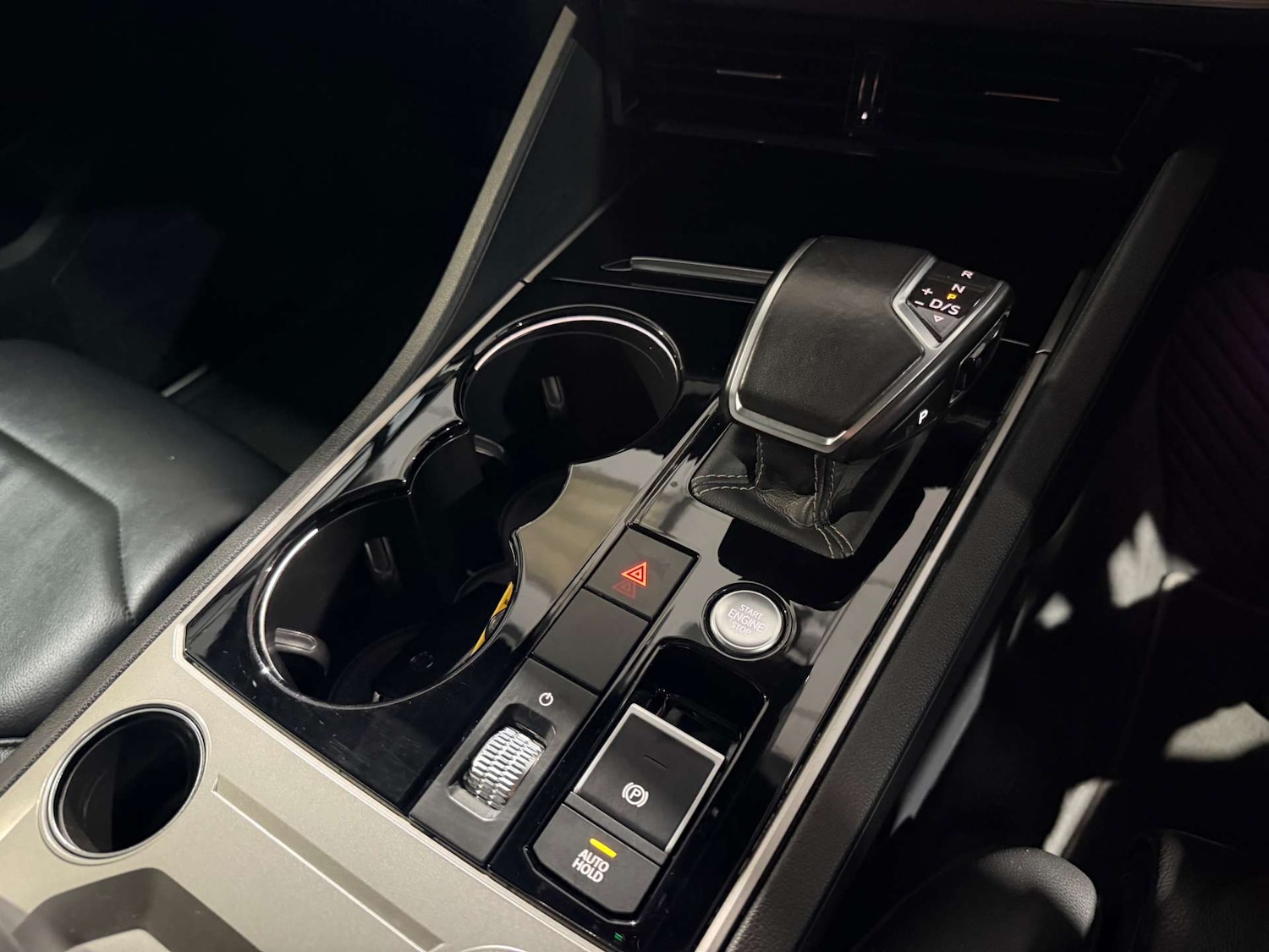 Used Volkswagen Touareg 2019 for sale - 77678679: Photo 42