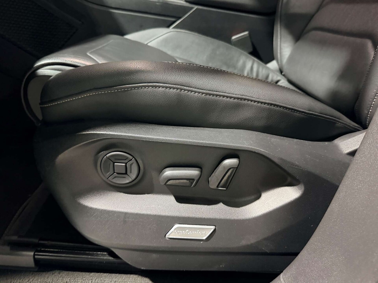 Used Volkswagen Touareg 2019 for sale - 77678679: Photo 55