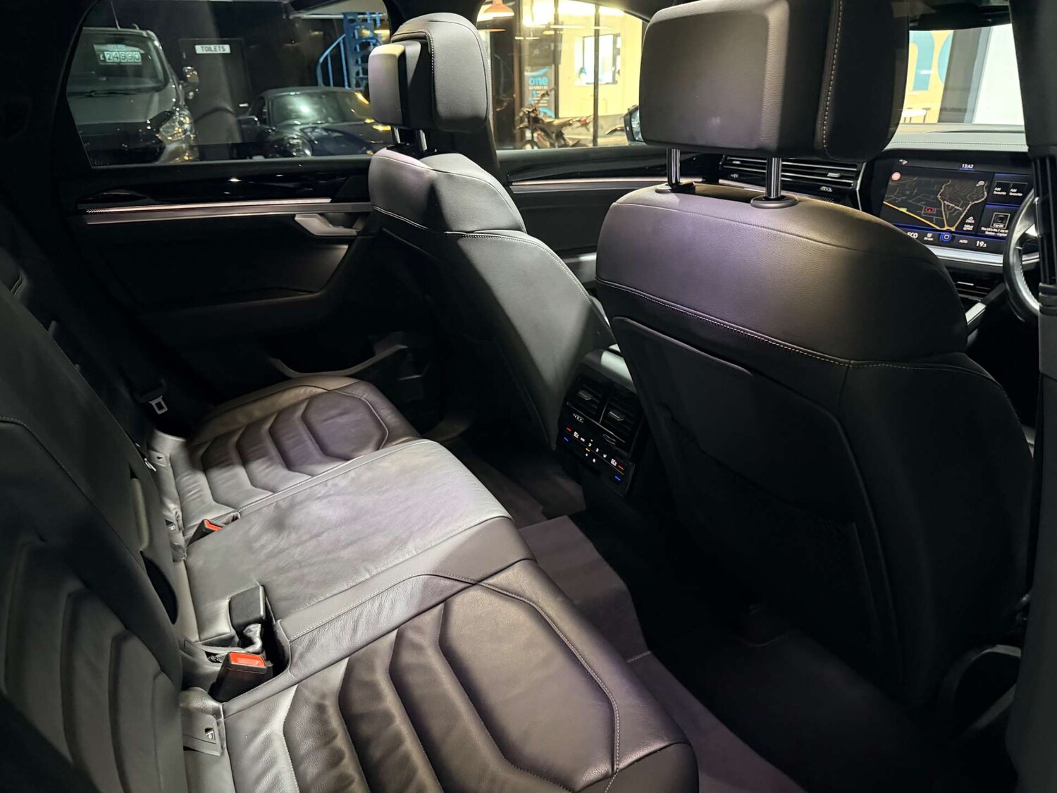 Used Volkswagen Touareg 2019 for sale - 77678679: Photo 79