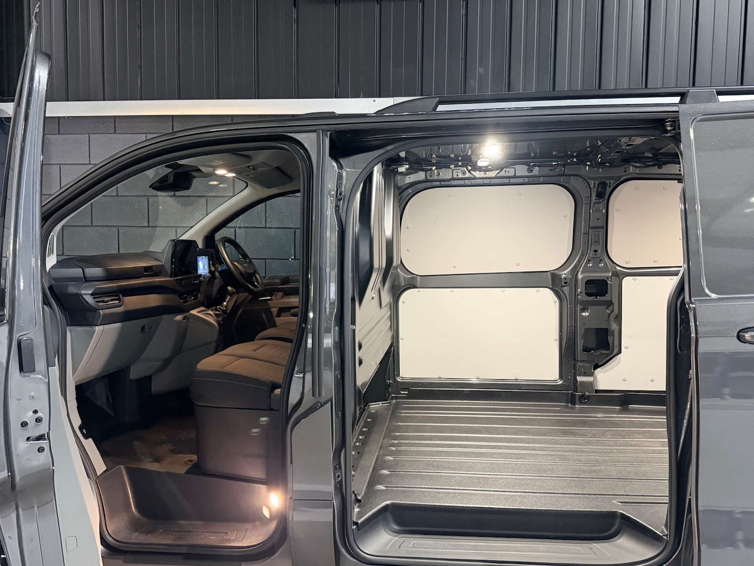 Used Ford Transit Custom 2024 for sale - 77544993: Photo 18