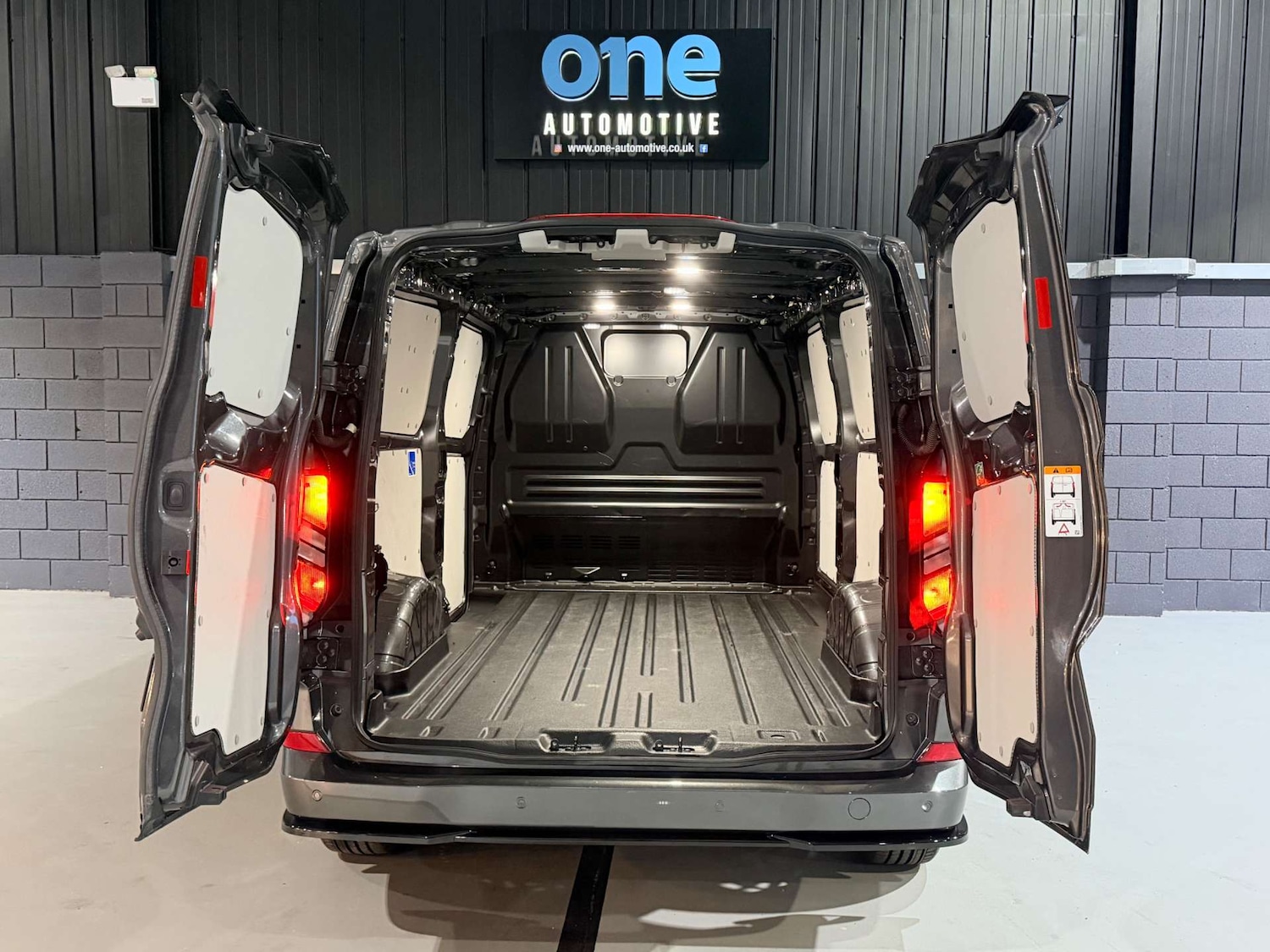 Used Ford Transit Custom 2024 for sale - 77544993: Photo 46