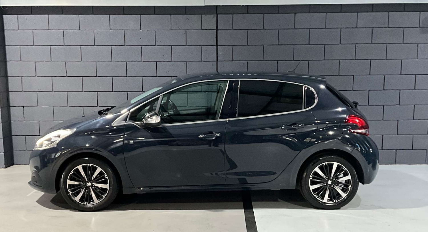 Used Peugeot 208 2019 for sale - 77920811: Photo 14