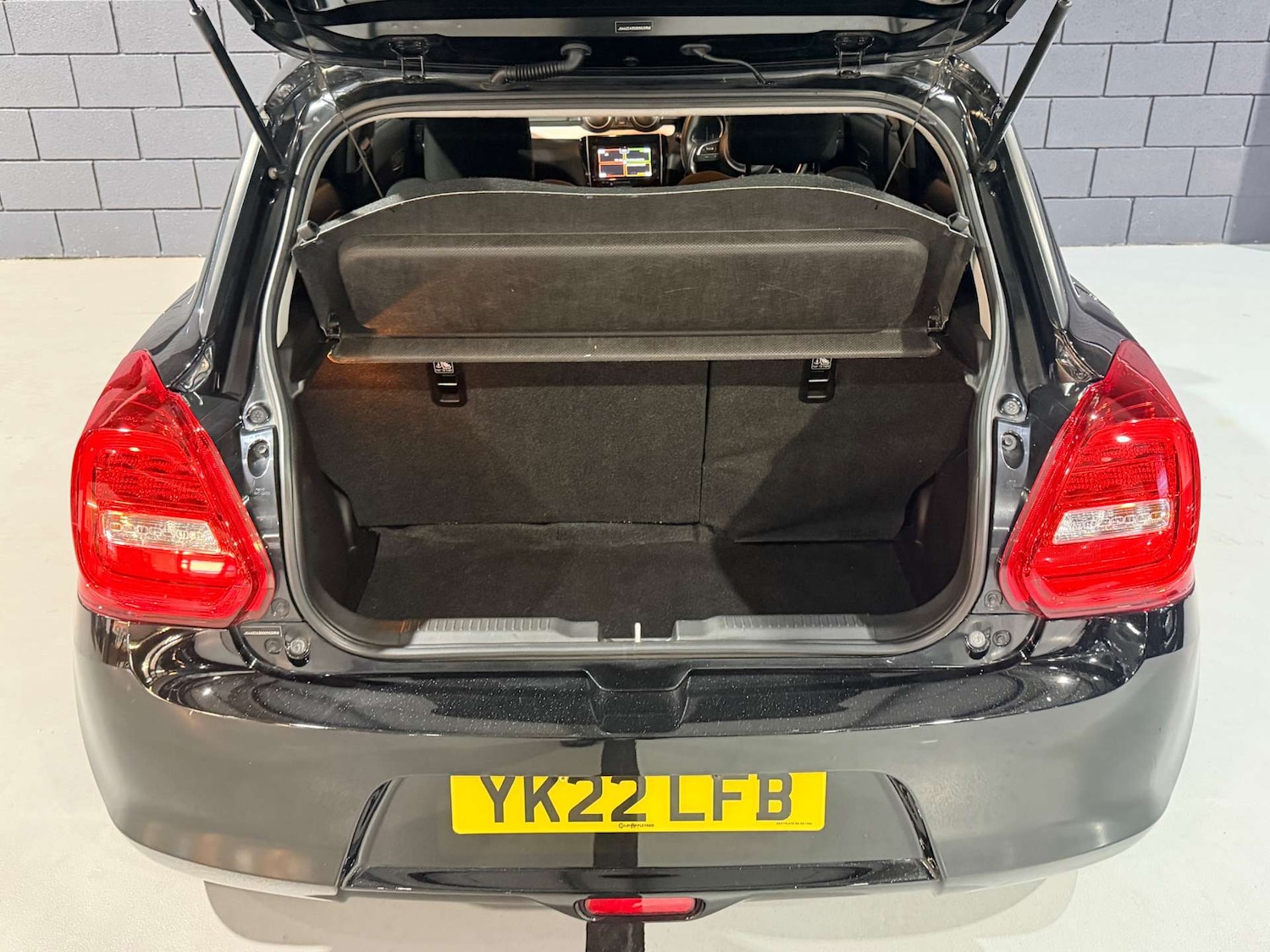 Used Suzuki Swift 2022 for sale - 77917690: Photo 9