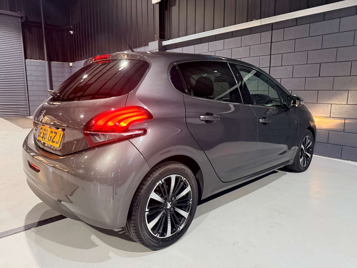 Used Peugeot 208 2018 for sale - 77836383: Photo 11