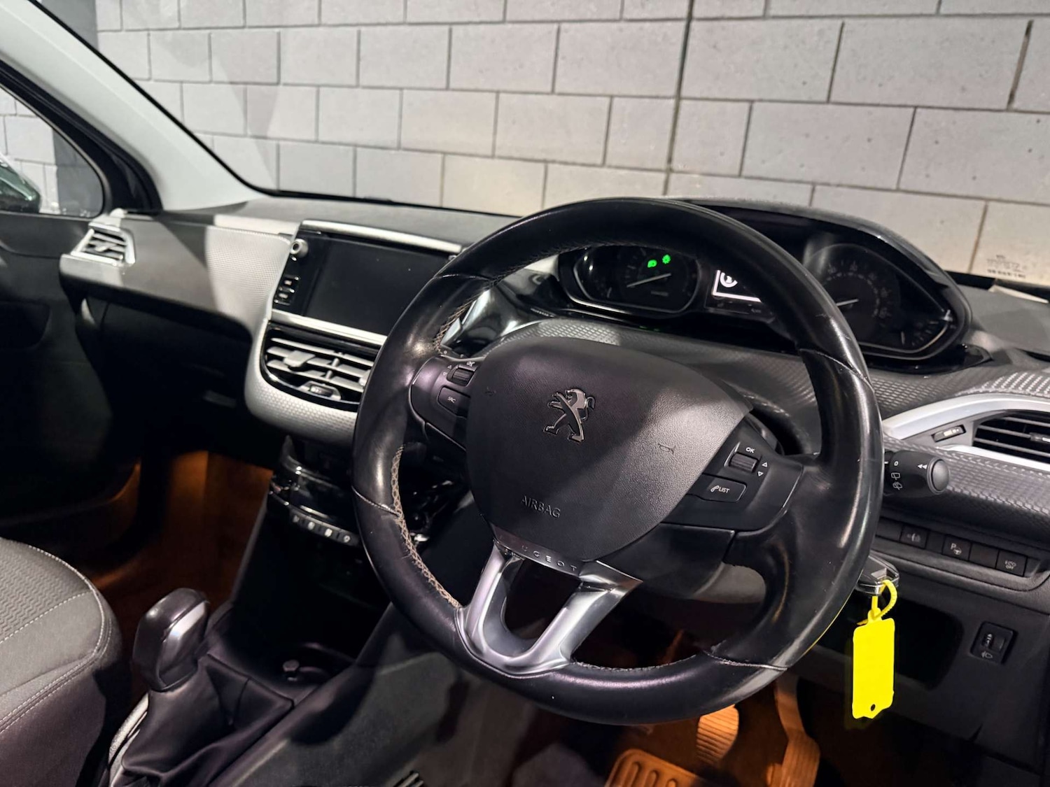 Used Peugeot 208 2018 for sale - 77836383: Photo 12