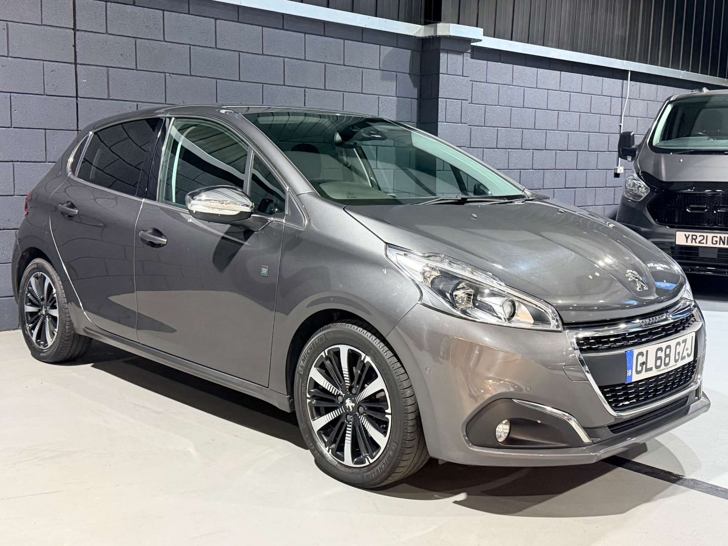 Used Peugeot 208 2018 for sale - 77836383: Photo 2