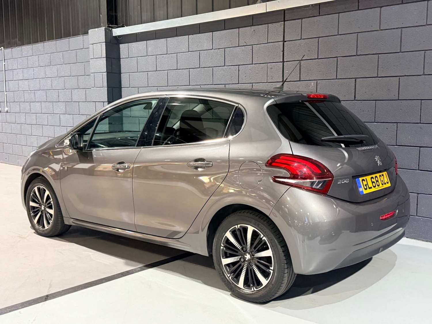 Used Peugeot 208 2018 for sale - 77836383: Photo 29