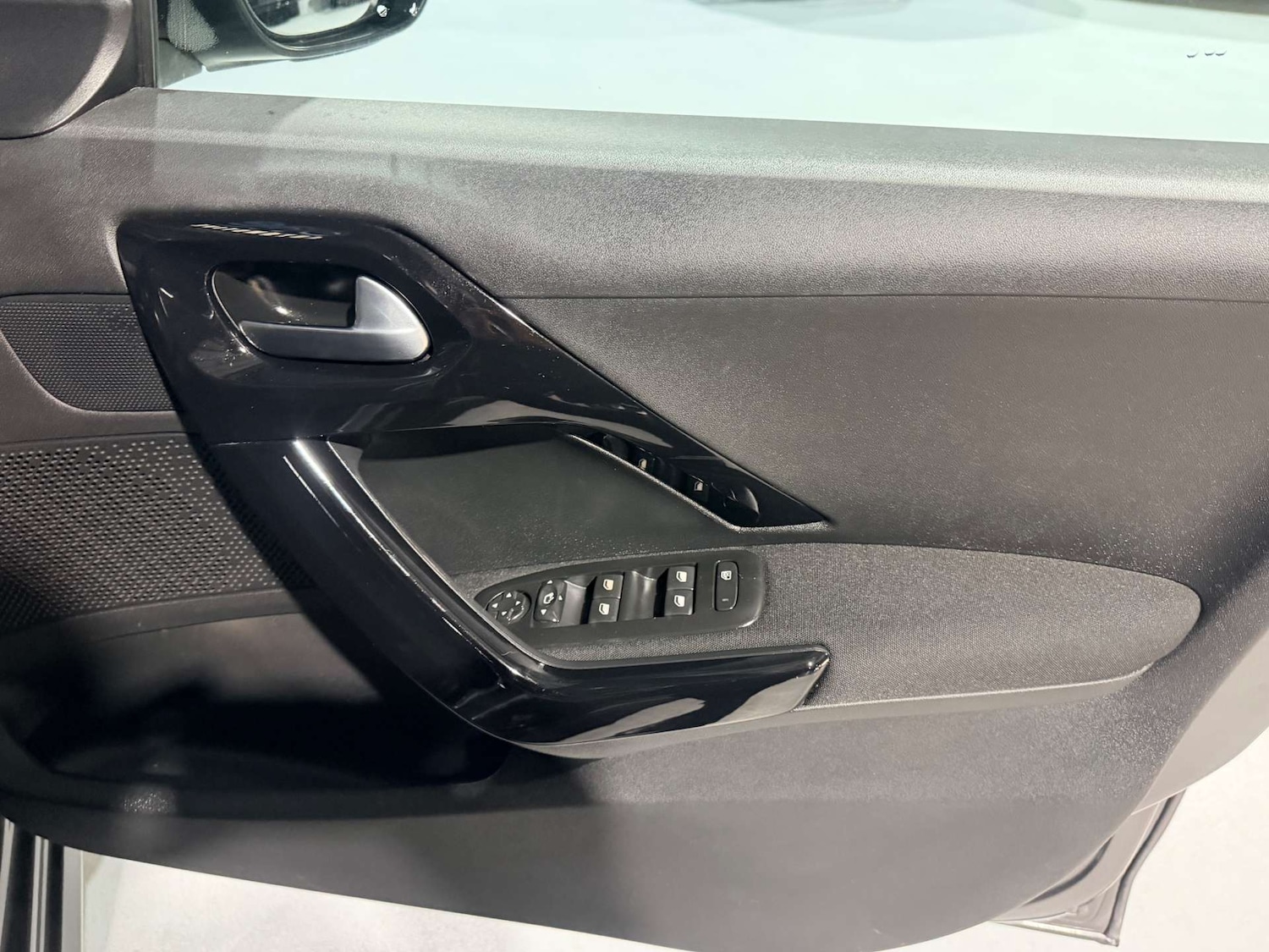 Used Peugeot 208 2018 for sale - 77836383: Photo 34