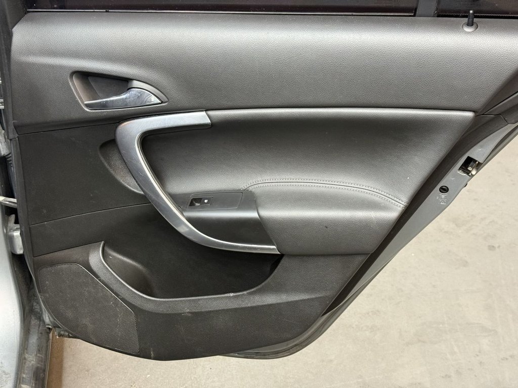 Used Vauxhall Insignia 2011 for sale - 77193386: Photo 16