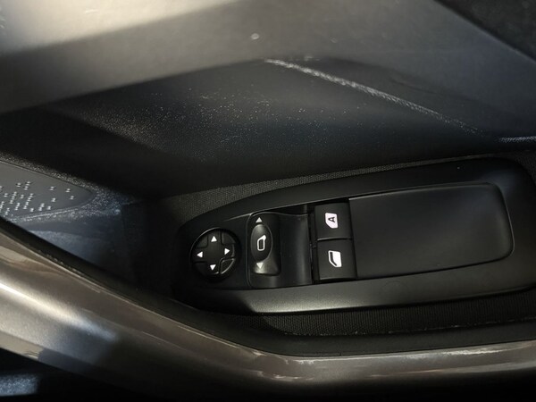 Used Peugeot 2008 2016 for sale - 74830606: Photo 31