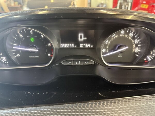 Used Peugeot 2008 2016 for sale - 74830606: Photo 37