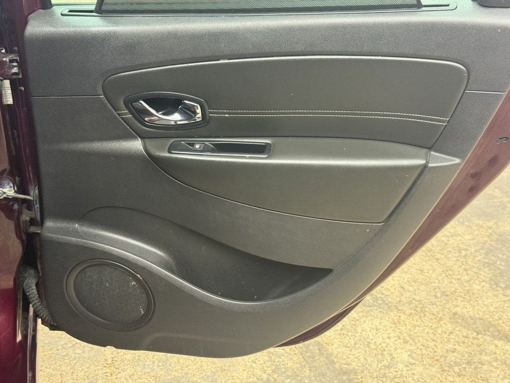 Used Renault Scenic 2015 for sale - 76395683: Photo 18