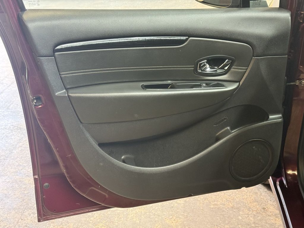 Used Renault Scenic 2015 for sale - 76395683: Photo 19