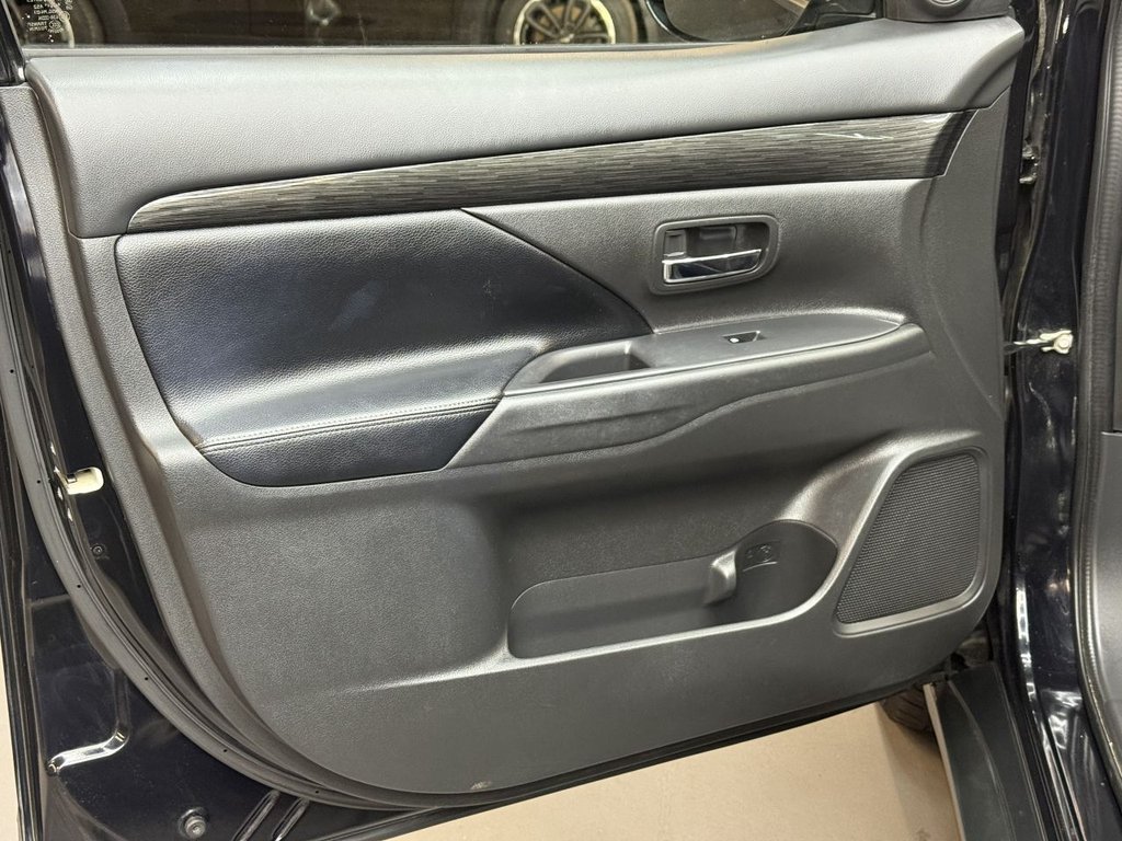 Used Mitsubishi Outlander 2016 for sale - 76520570: Photo 22