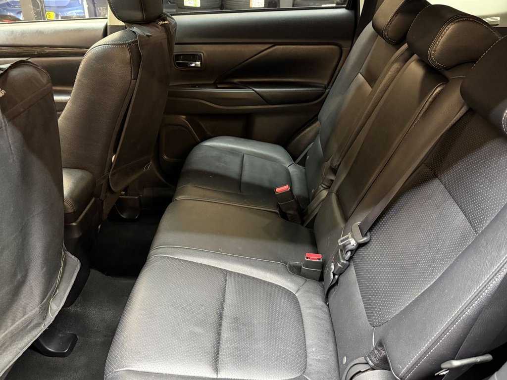 Used Mitsubishi Outlander 2016 for sale - 76520570: Photo 23