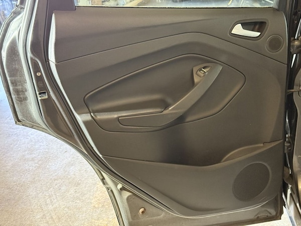 Used Ford Kuga 2015 for sale - 74830617: Photo 31