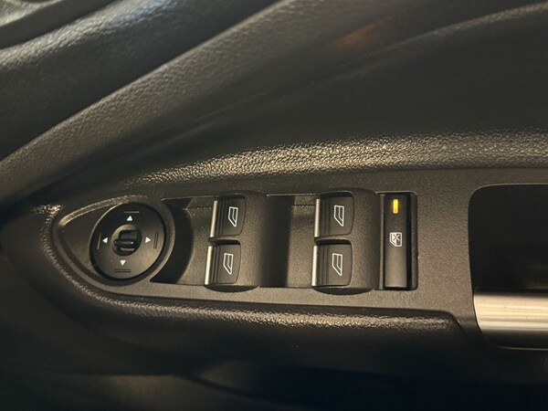 Used Ford Kuga 2015 for sale - 74830617: Photo 37