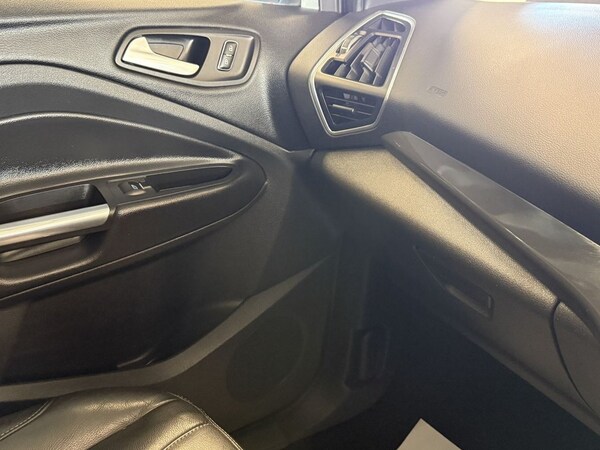 Used Ford Kuga 2015 for sale - 74830617: Photo 38